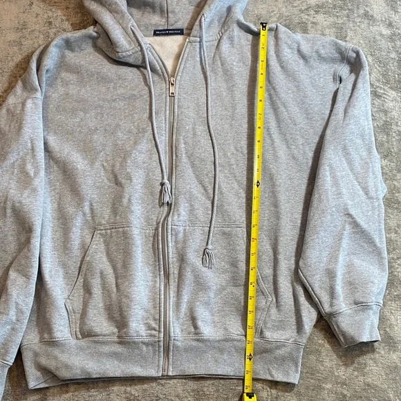 Brandy Melville Christy Zip-Up Gray Hoodie {315} - Picture 4 of 15